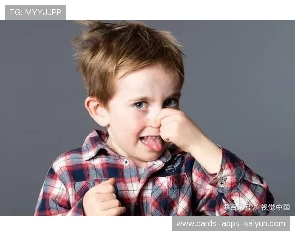 足球小将踢翻裁判？父母紧急道歉