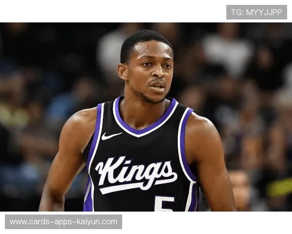 福克斯突破暴扣,国王主场掌声雷动