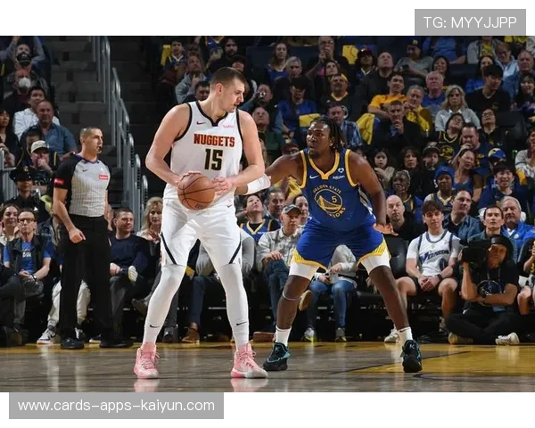 掘金团队在比赛尾声三分接连命中提前锁定胜果